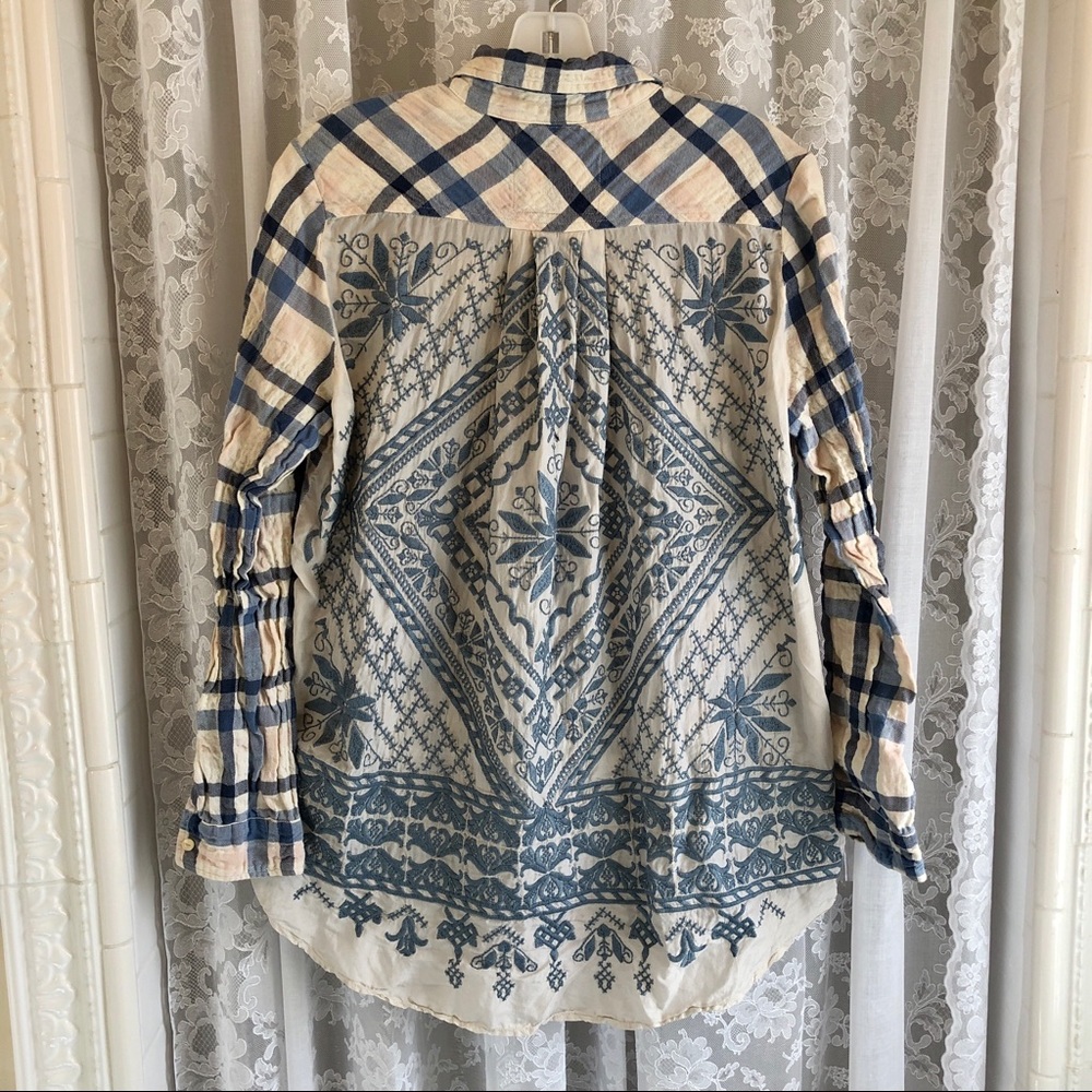 JOHNNY WAS * EUC Embroidered Silk Panel Shirt